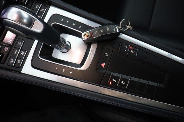 PORSCHE 718 718 Cayman