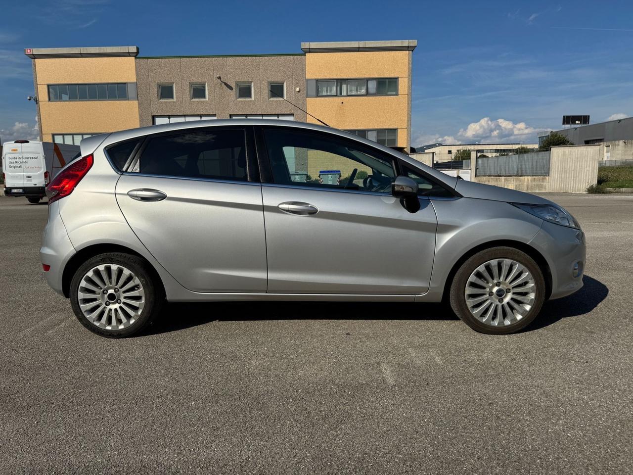 Ford Fiesta 1.4 TDCi Titanium. Garanzia 12 mesi
