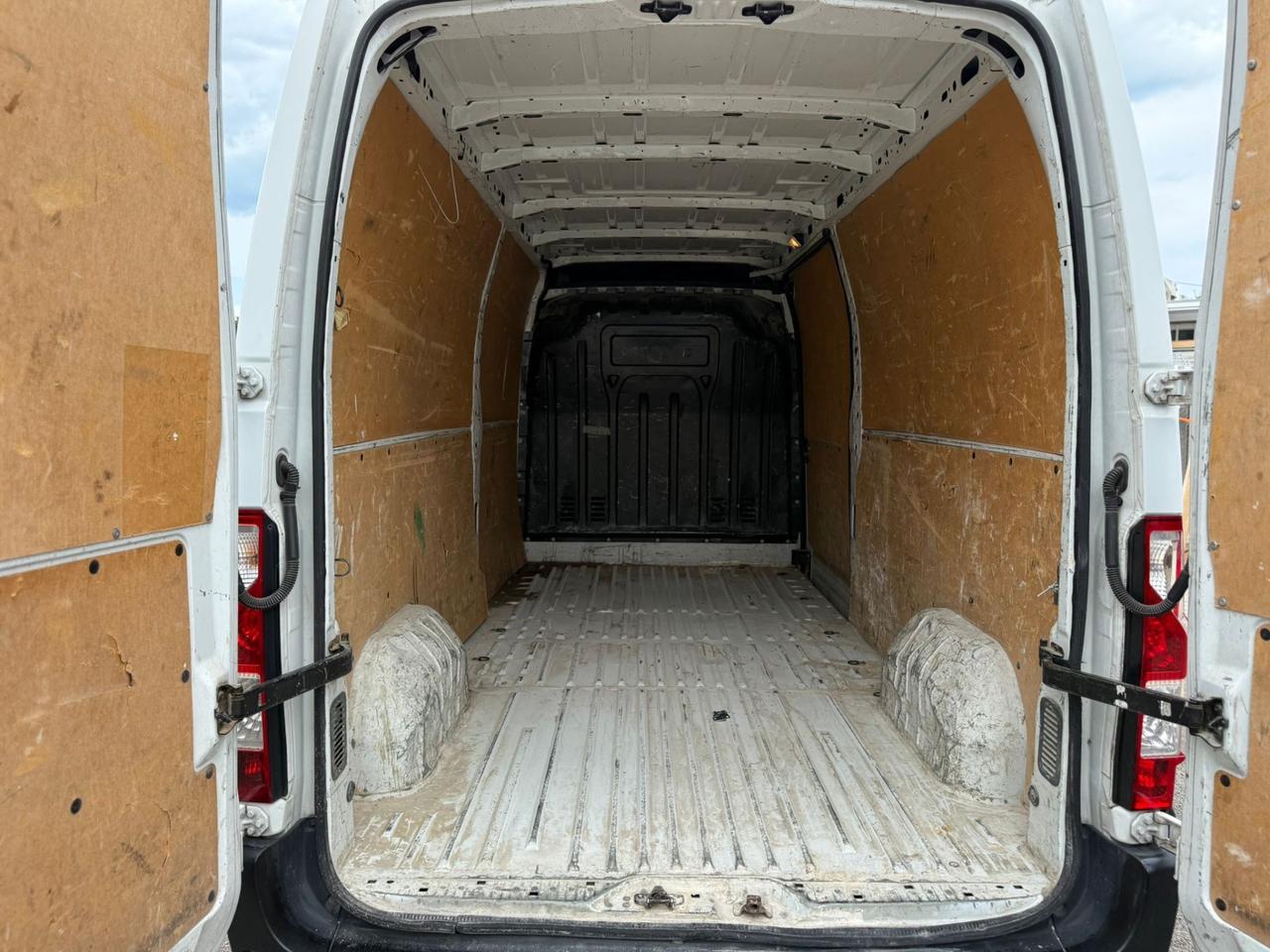 Renault Master 35 2.3 DCI L3H2 GANCIO TRAINO