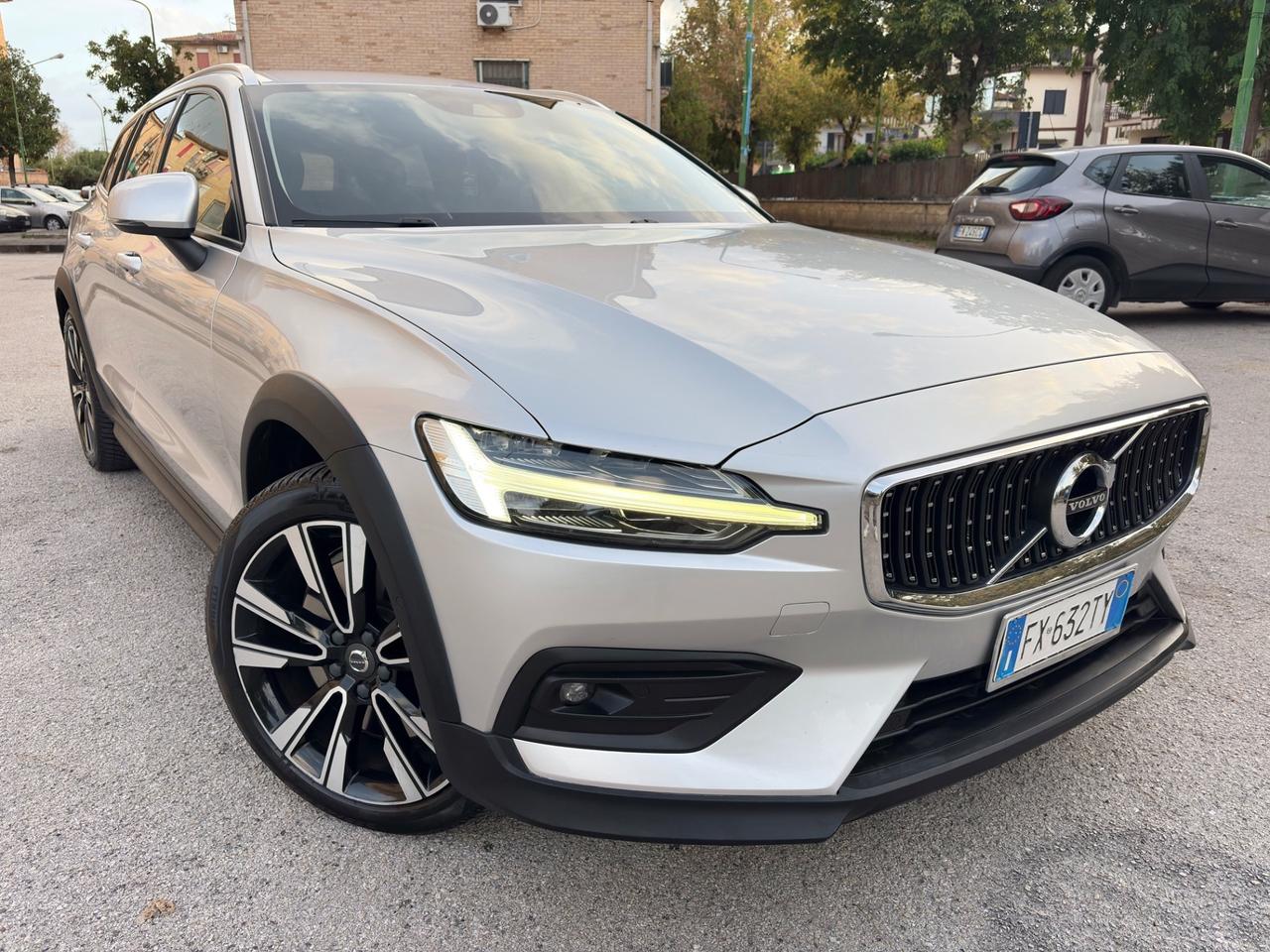 Volvo V60 Cross Country 4WD automatico