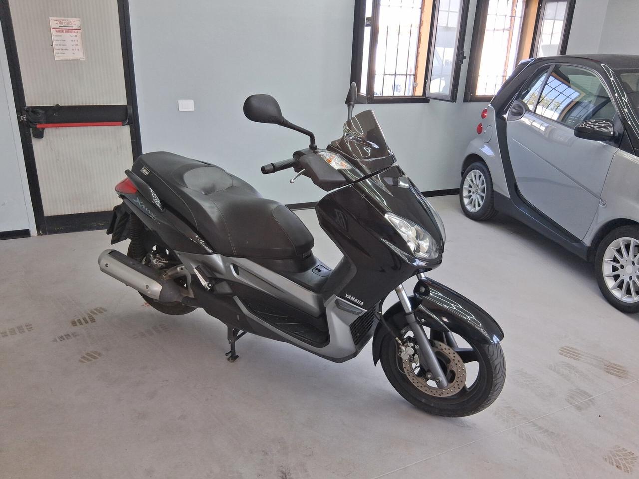 Yamaha X-Max 250