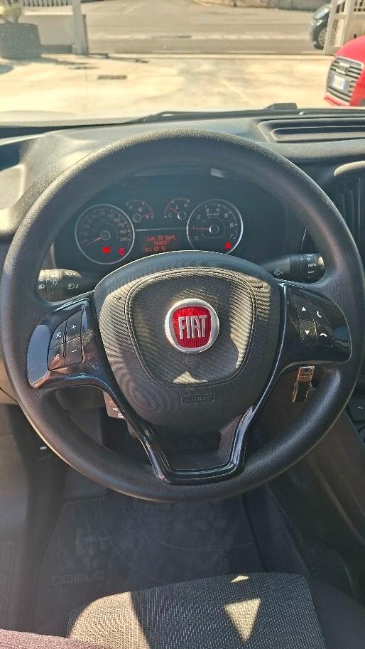 Fiat Doblò Cargo 1.6 MJT con tetto apribile posteriore