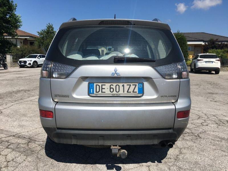 Mitsubishi Outlander 2.0 DI-D 4WD Intense DPF