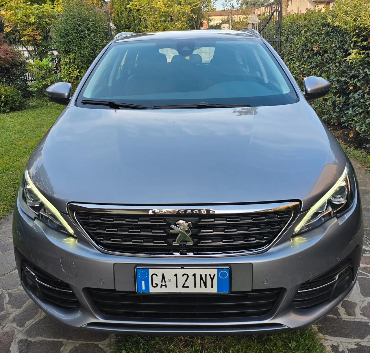 Peugeot 308 BlueHDi 130 S&S EAT8 SW Allure