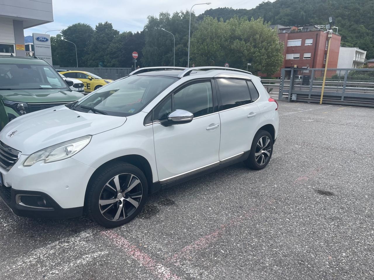 Peugeot 2008 1.6 e-HDi 115 CV Stop&Start Féline