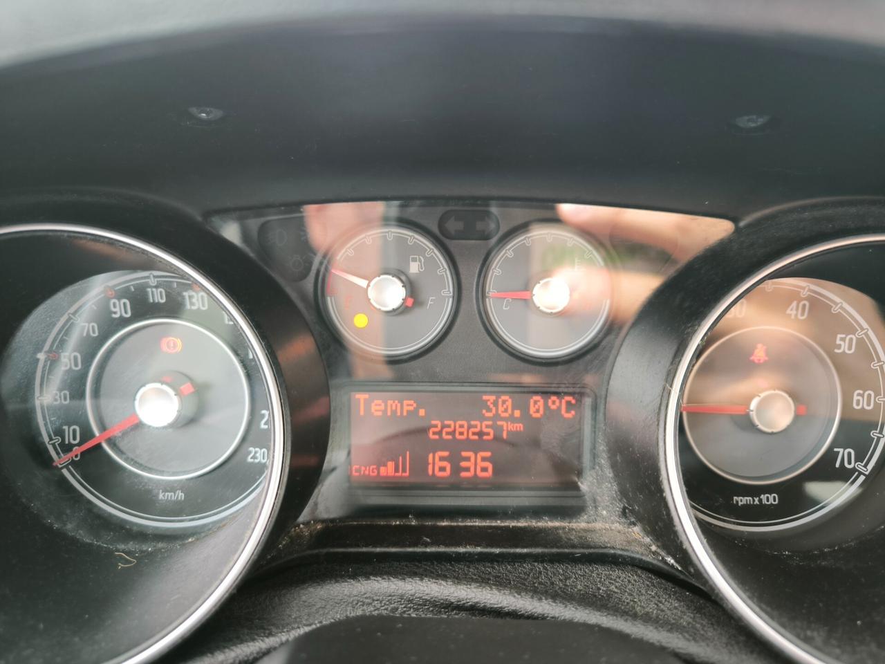 Fiat Punto 1.4 8V 5 porte Natural Power Street