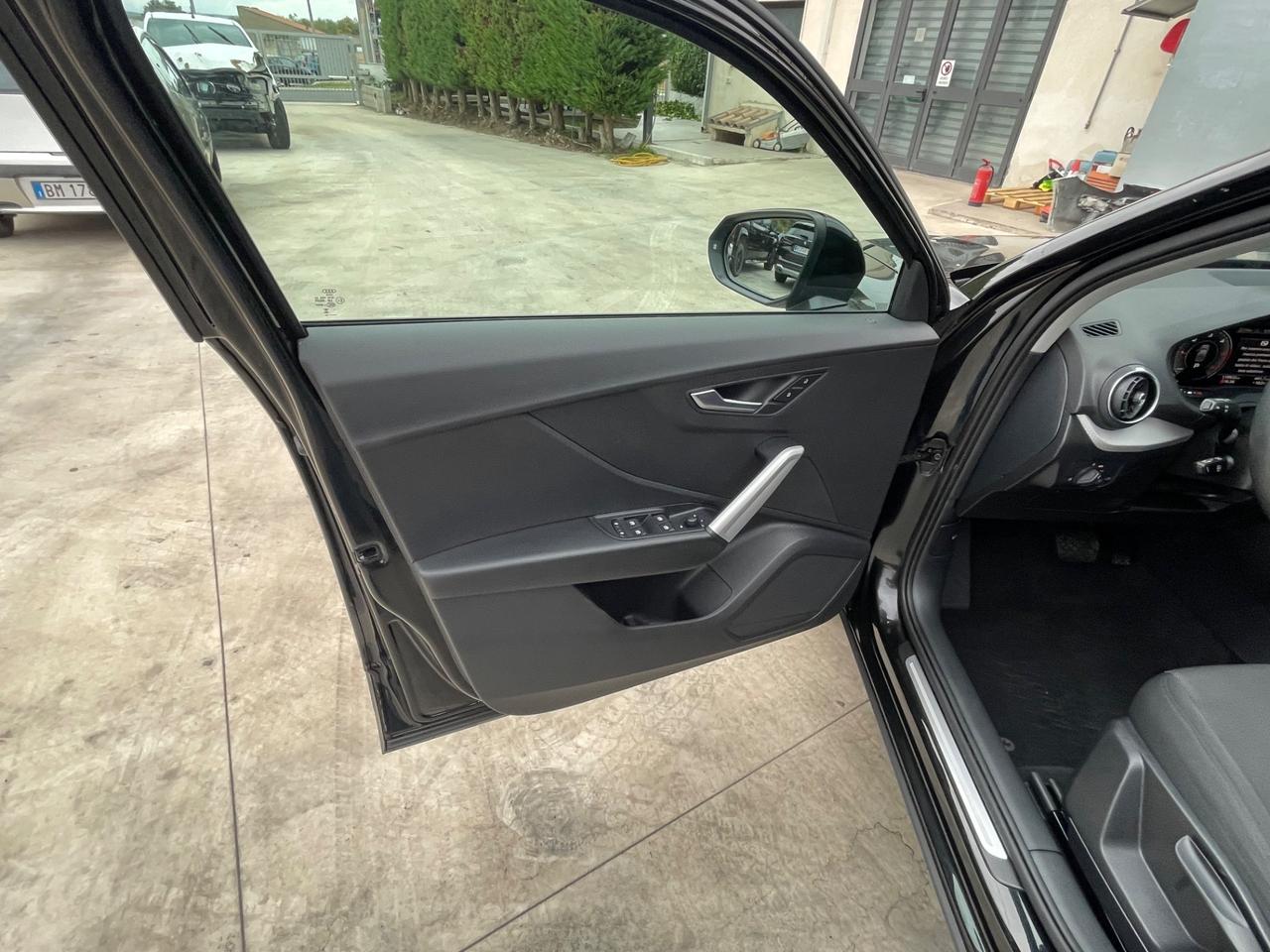 Audi Q2 35 TDI S tronic Business Advanced