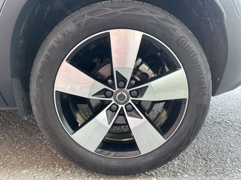 Volvo XC40 2.0 D3 MOMENTUM PRO AUTO MY21