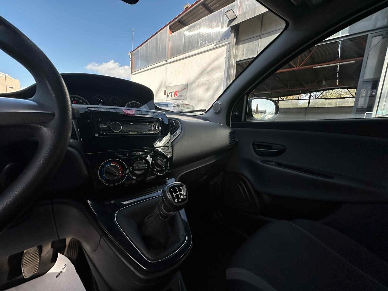 Lancia Ypsilon 1.2 69 CV 5 porte Gold