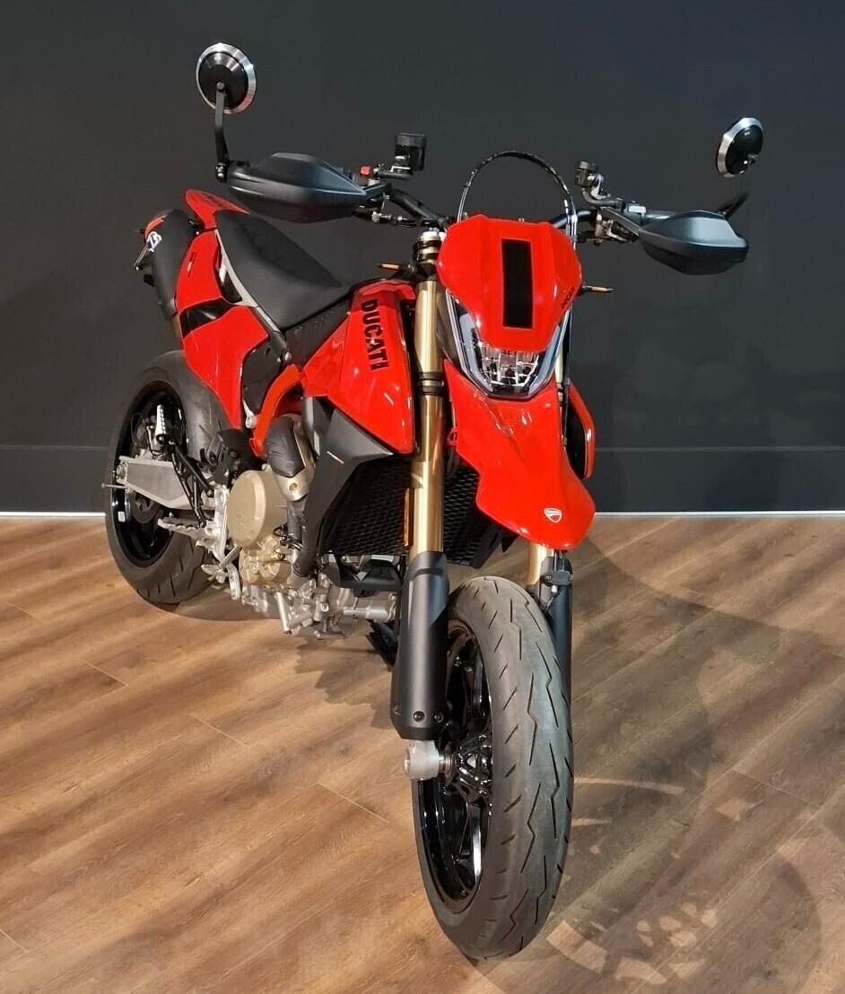 Ducati Hypermotard 698