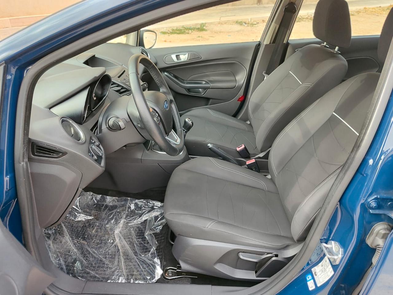 Ford Fiesta 1.5 TDCi 75CV Business!!