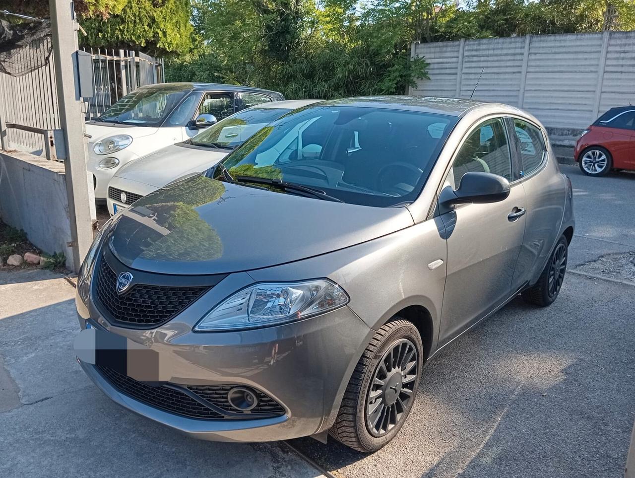 Lancia Ypsilon 1.2 69 CV 5 porte S&S Gold