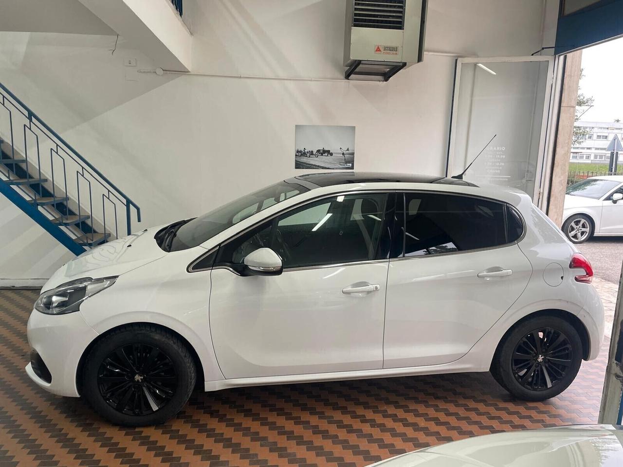 Peugeot 208 PureTech 82 5 porte Allure