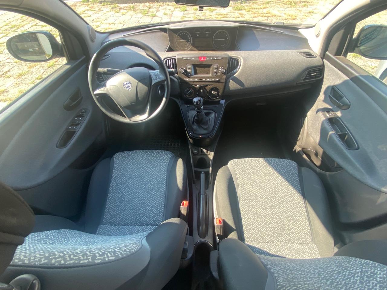 Lancia Ypsilon 1.0 FireFly 5 porte S&S Hybrid Silver Plus