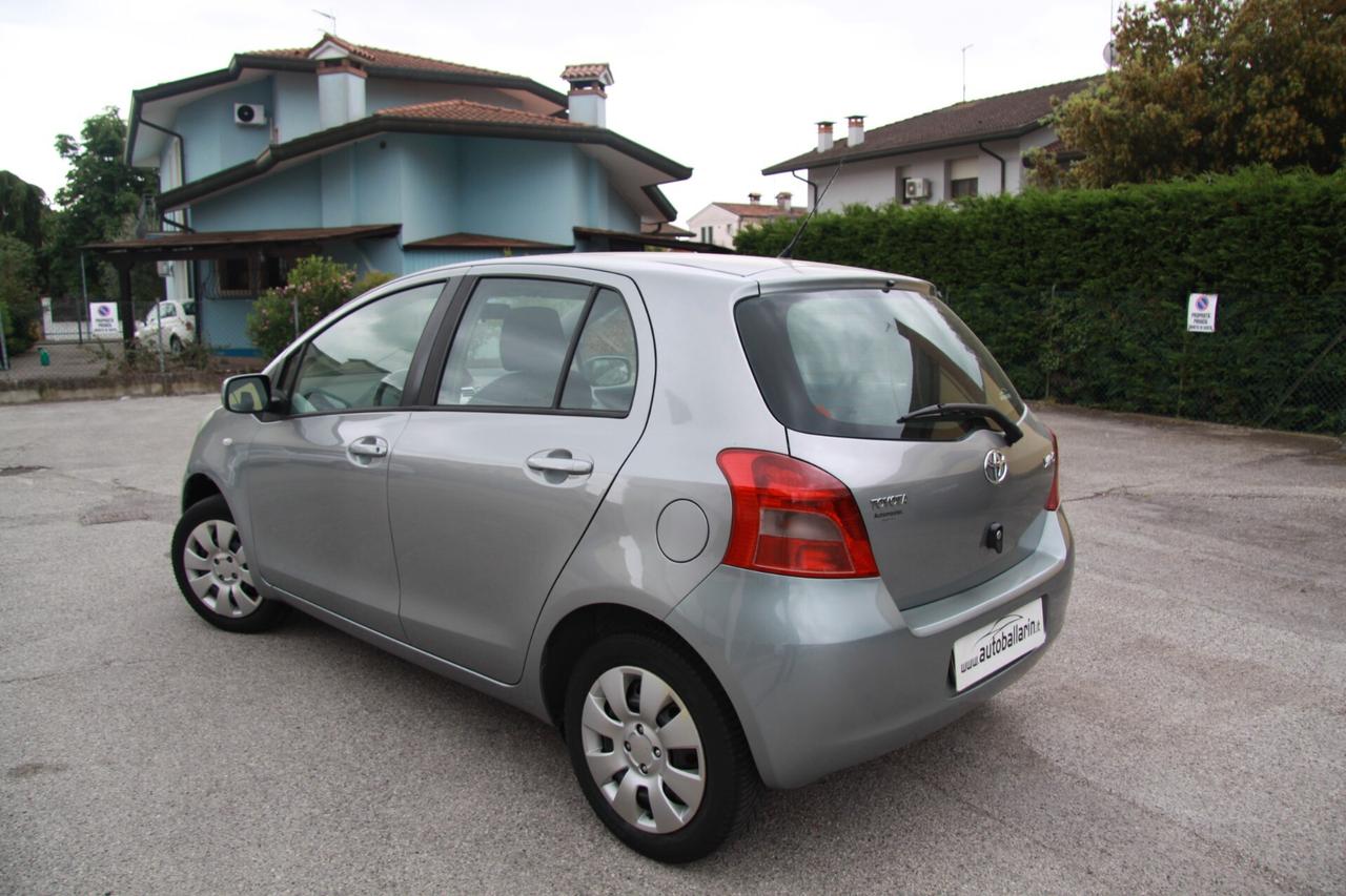 Toyota Yaris 1.0 5 porte