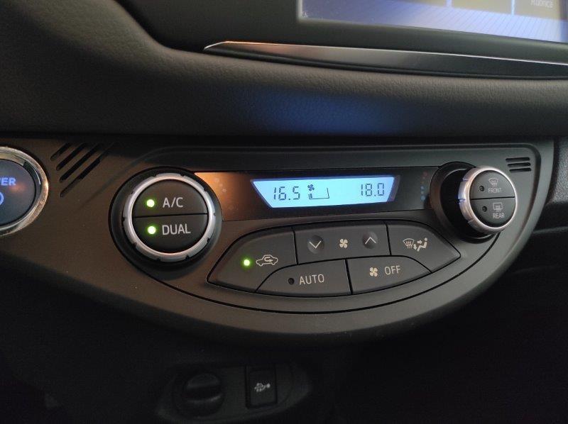 TOYOTA Yaris 3ª serie - Yaris 1.5 Hybrid 5 porte Business