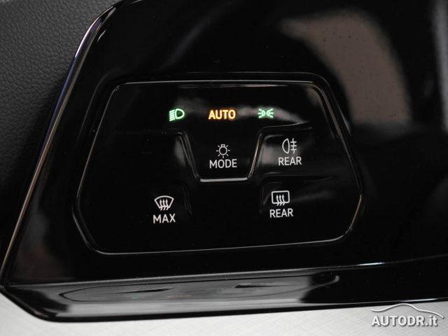 VOLKSWAGEN Golf 1.5 TGI 130cv DSG Life VIRTUAL CARPLAY TRIZONA
