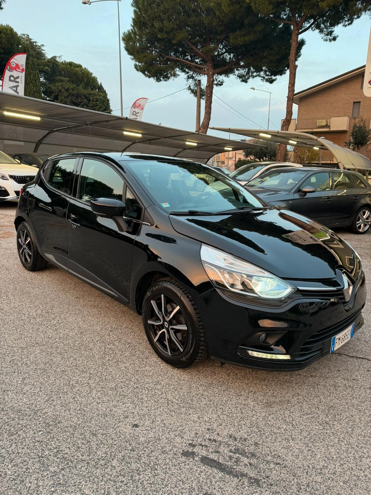 Renault Clio 1.2 75CV 5 porte Zen