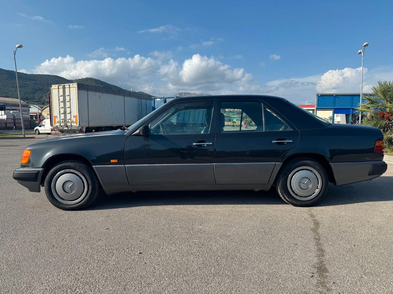 Mercedes-benz 200 D Targa oro 1990