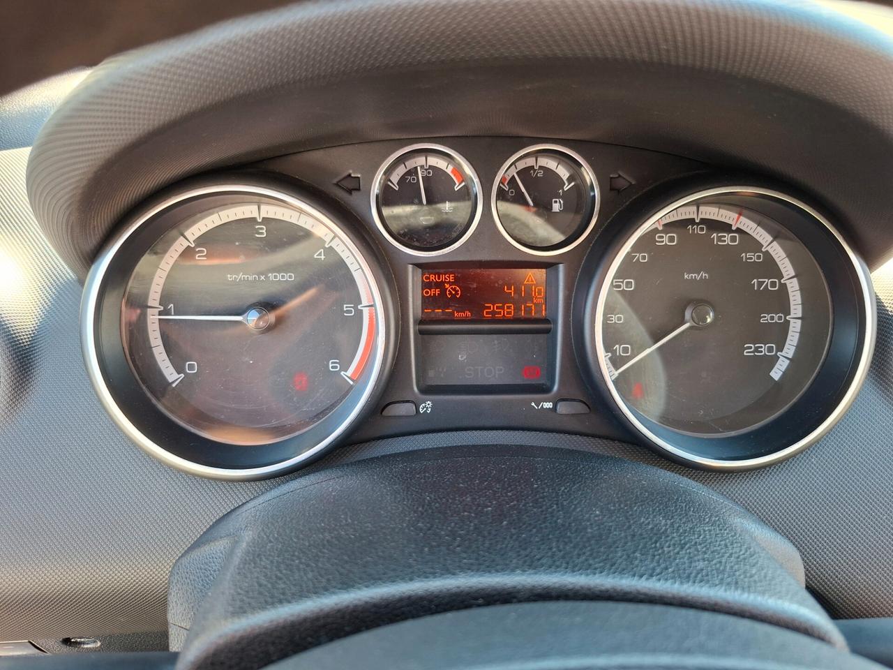 Peugeot 308 1.6 8V e-HDi 112CV Stop&Start SW Business