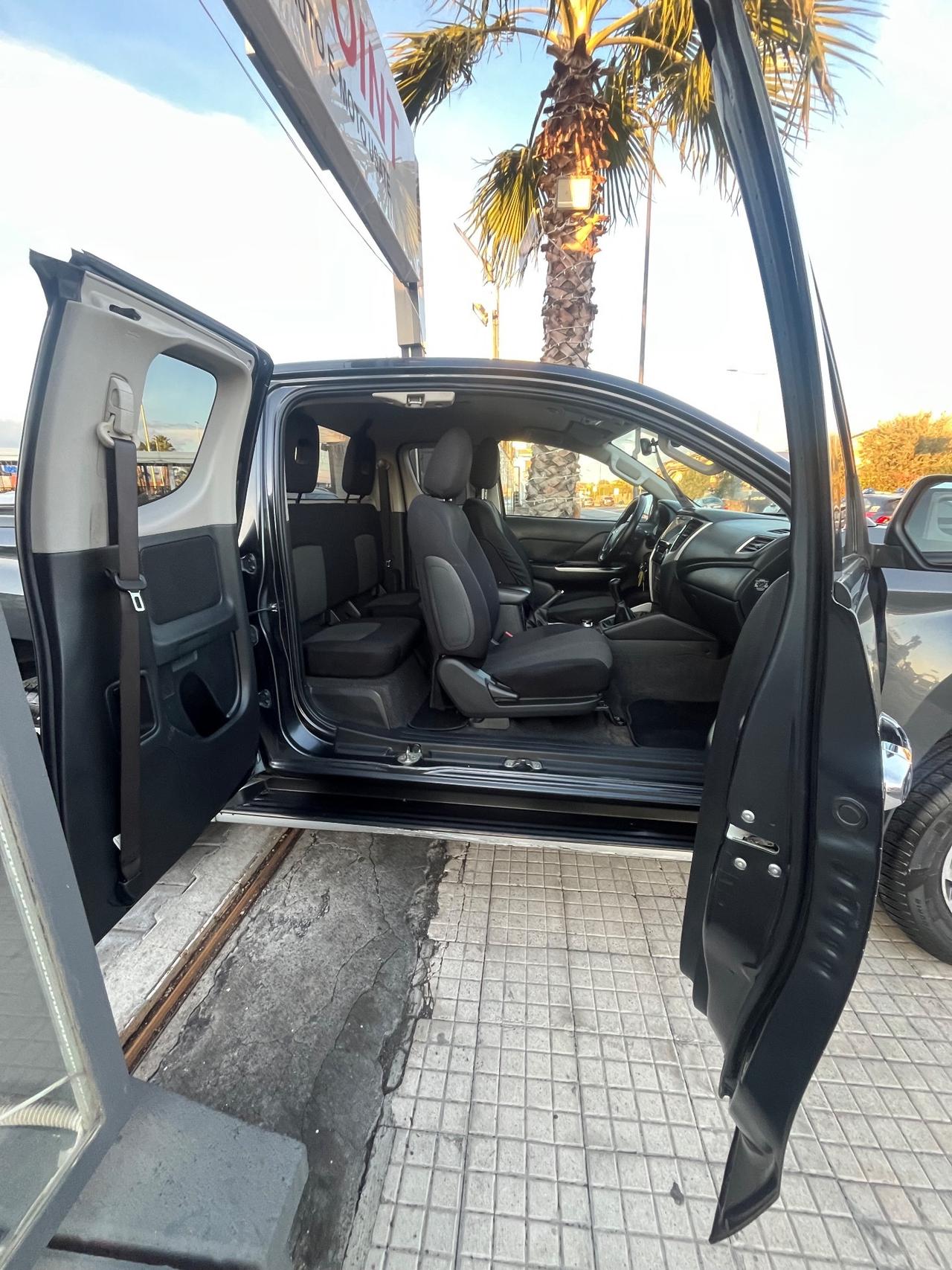 Mitsubishi L200 2.3 D Club Cab 4x4 Super Select Intense