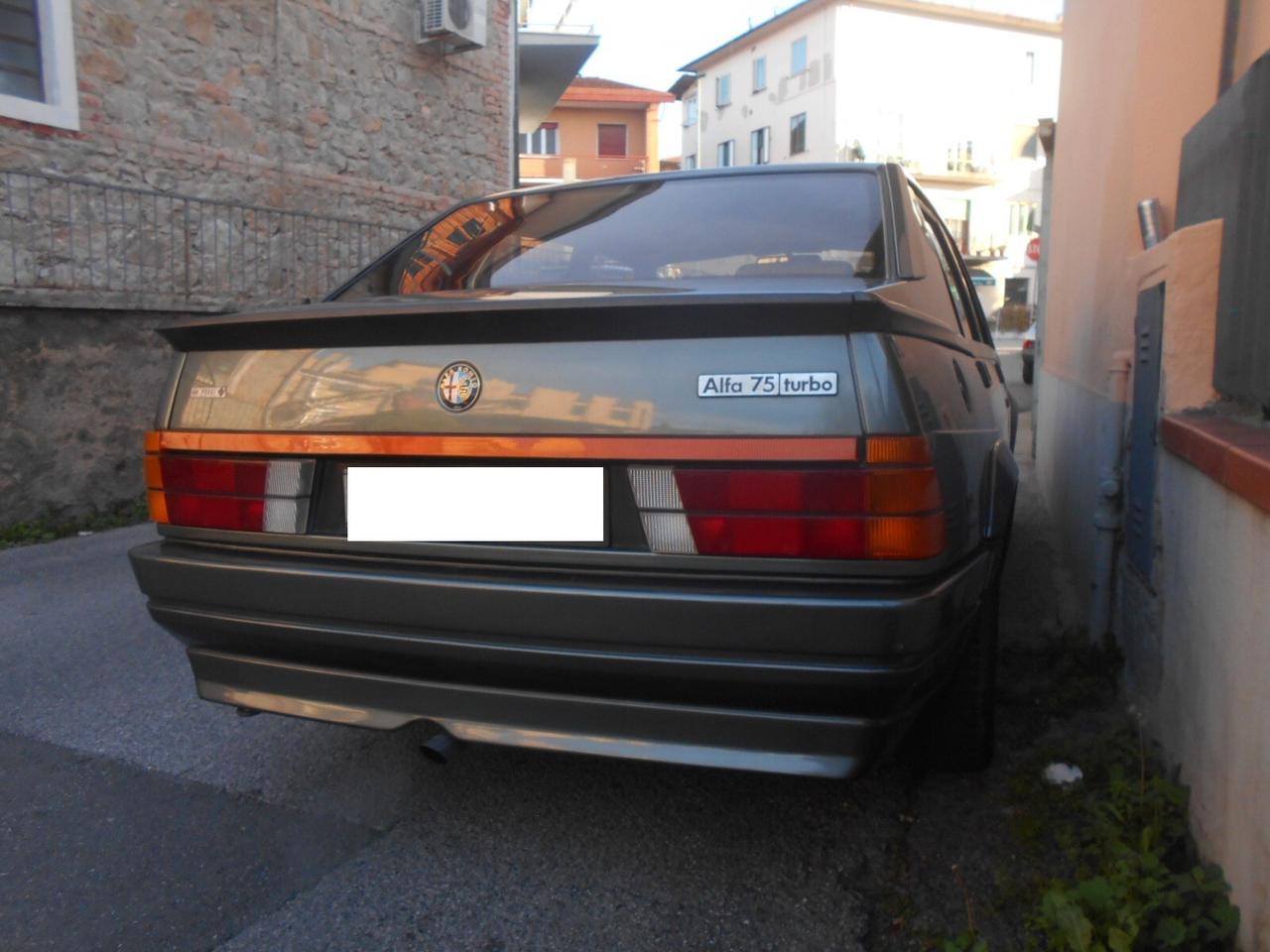 Alfa Romeo 75 1800 TURBO