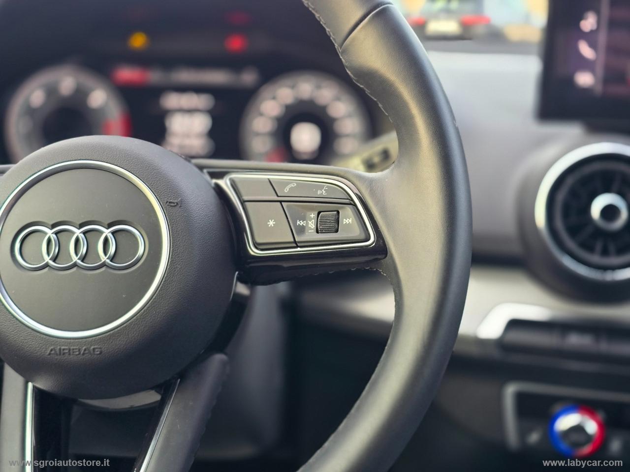 AUDI Q2 30 TDI Business Advanced