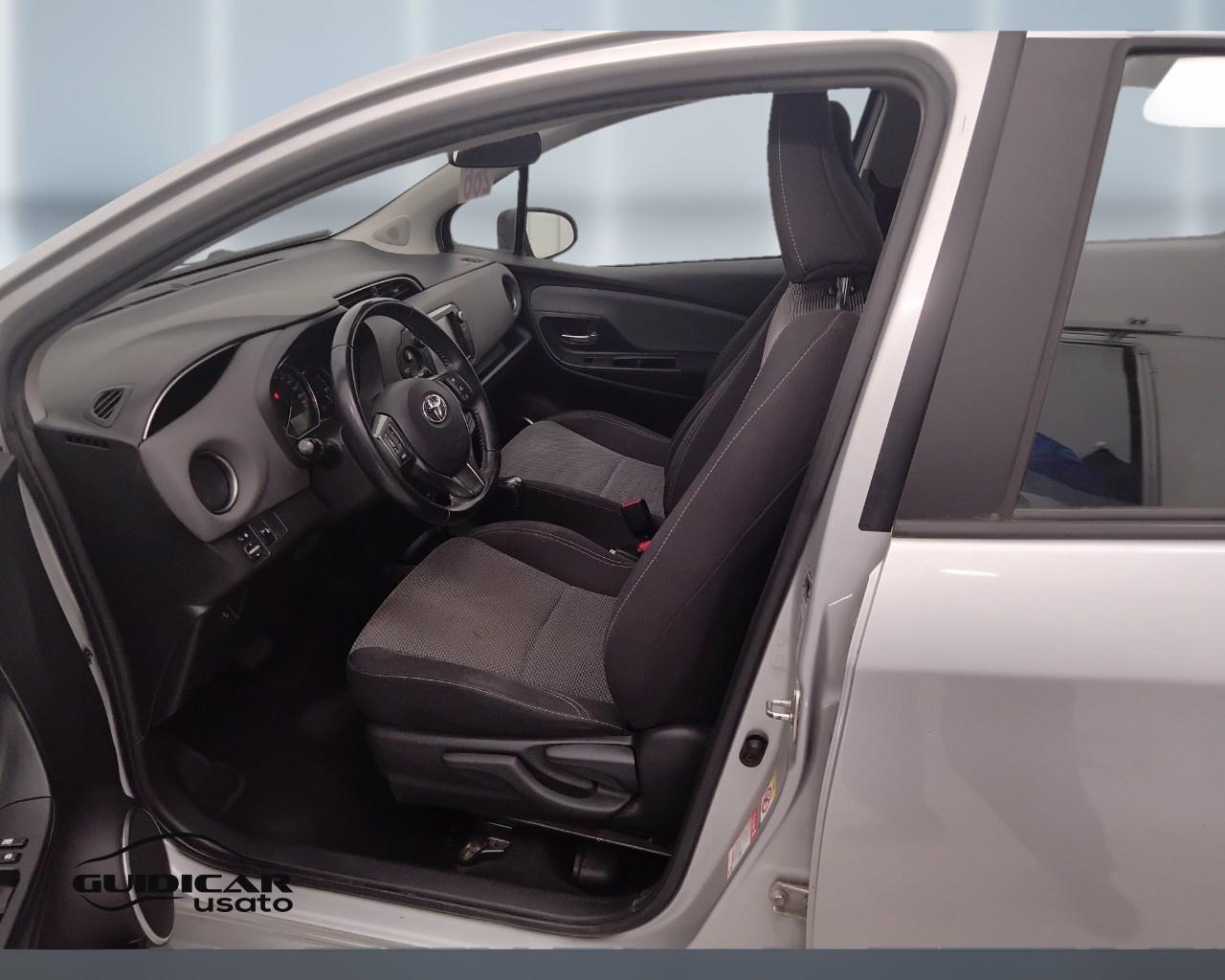 TOYOTA Yaris III 2015 - Yaris 5p 1.5h Active my16