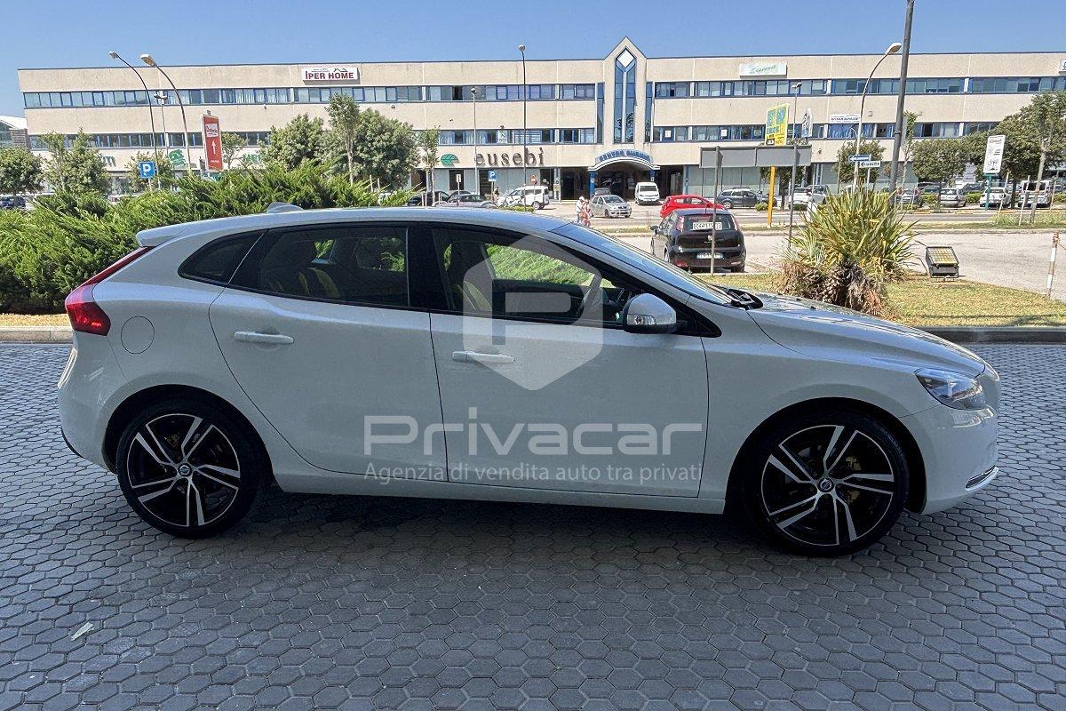 VOLVO V40 D2 1.6 Momentum