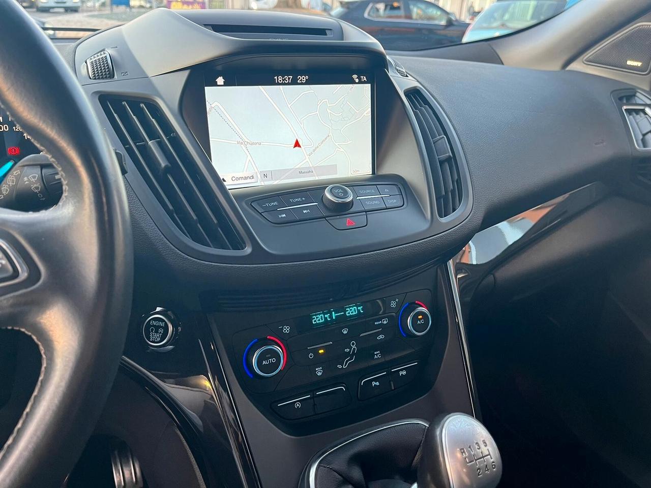 Ford Kuga 1.5 TDCI 120 CV 2WD ST-Line