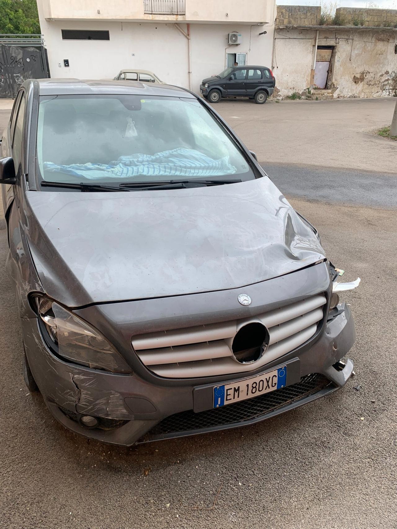 Mercedes-benz B 180 sinistrata airbag ok
