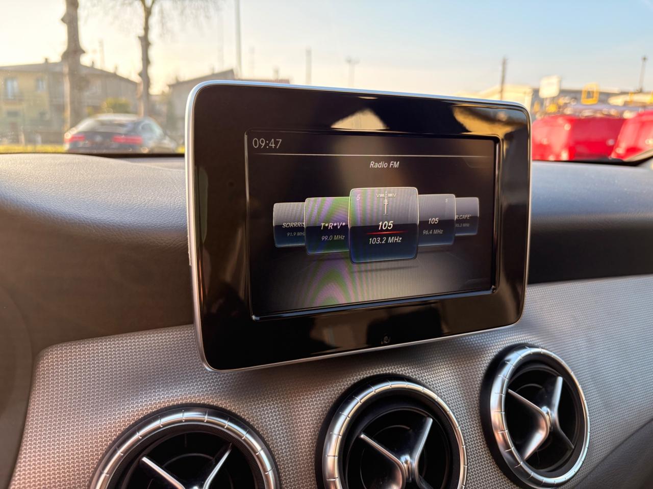 Mercedes-benz CLA 180 Shooting Brake Sport - NEOPATENTATI - E6