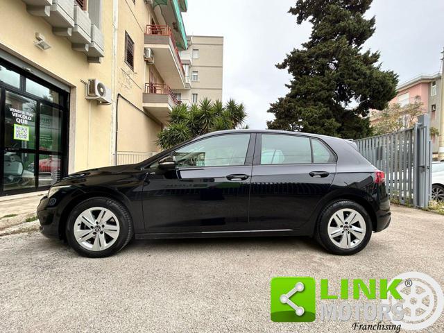 VOLKSWAGEN Golf 8 LIFE