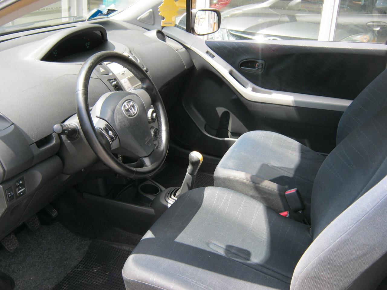 Toyota Yaris 1.0 3 porte