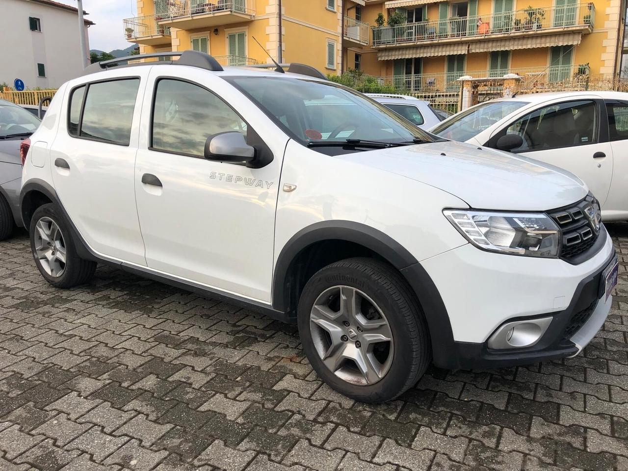 Dacia Sandero Stepway 0.9 TCe 90 CV NAVIGATORE/SENSORI PARCHEGGIO/TOUCHSCREEN GARANZIA 12 MESI RINNOVABILE FINO A 60 MESI!!!