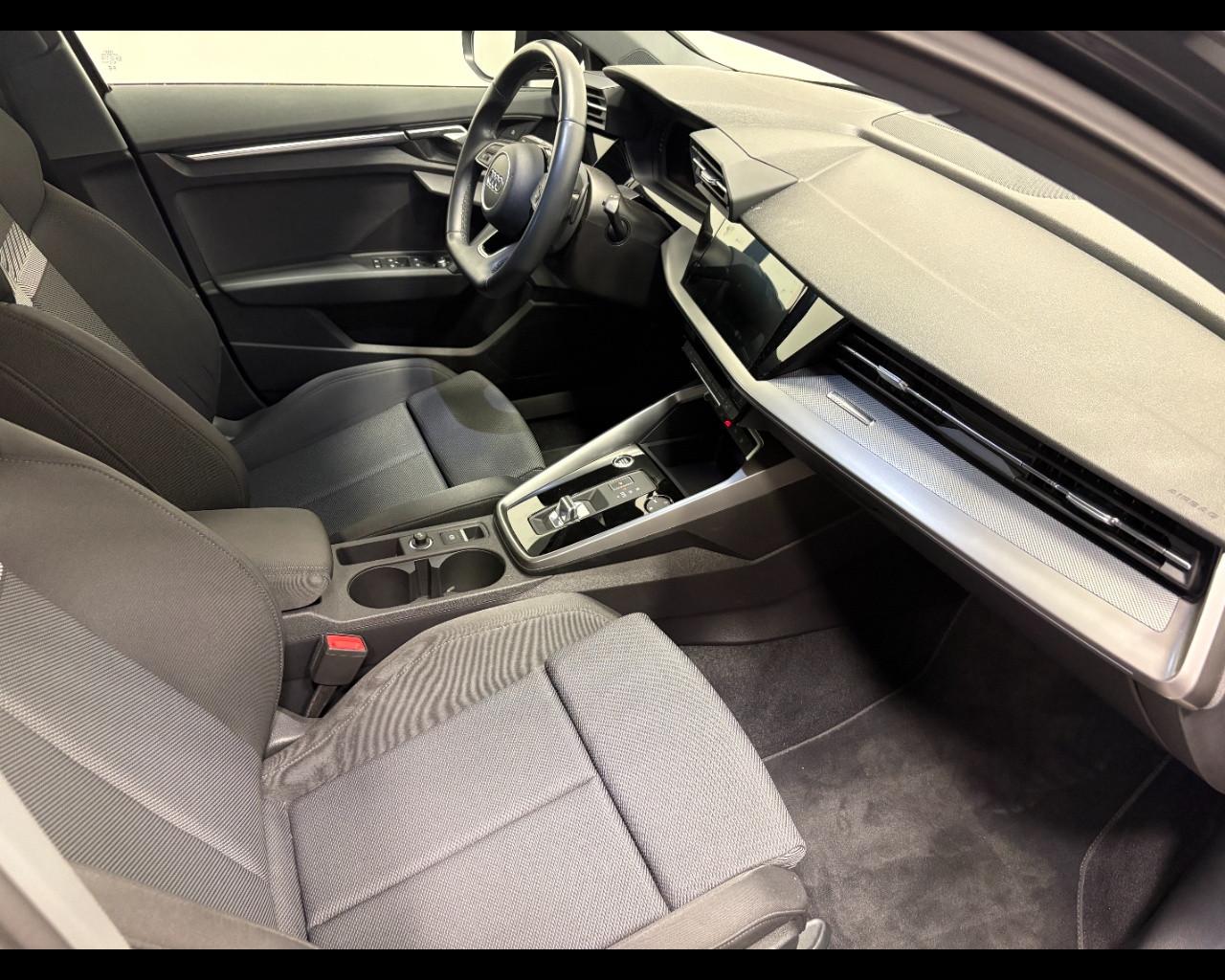AUDI A3 SEDAN 35 TFSI MHEV S-TRONIC BUSINESS ADVANCED