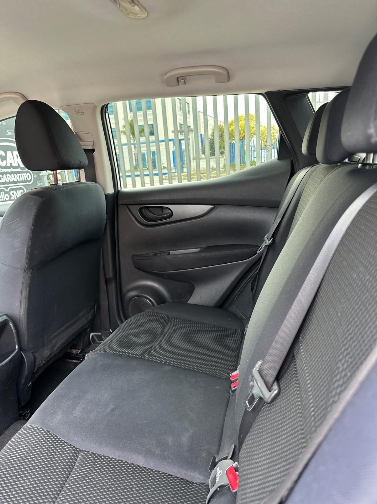 NISSAN QASHQAI (anno 2015)