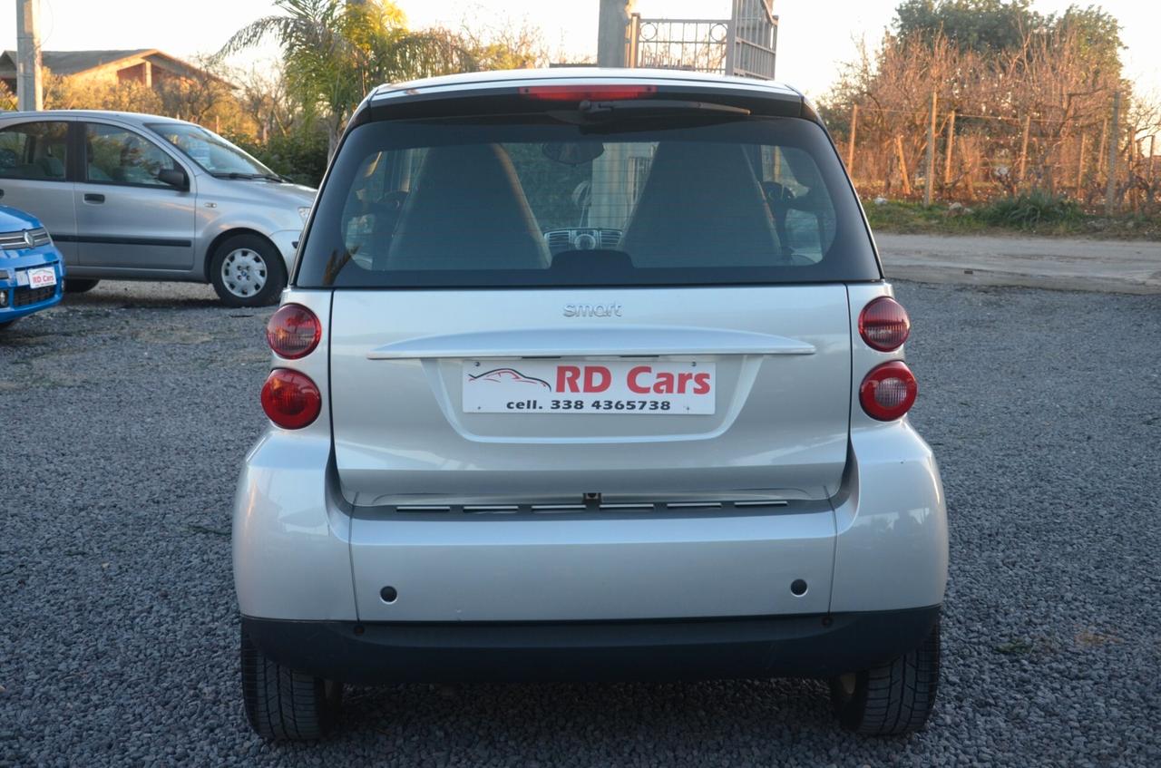 Smart fortwo. 1.0 benzina con tetto panoramico