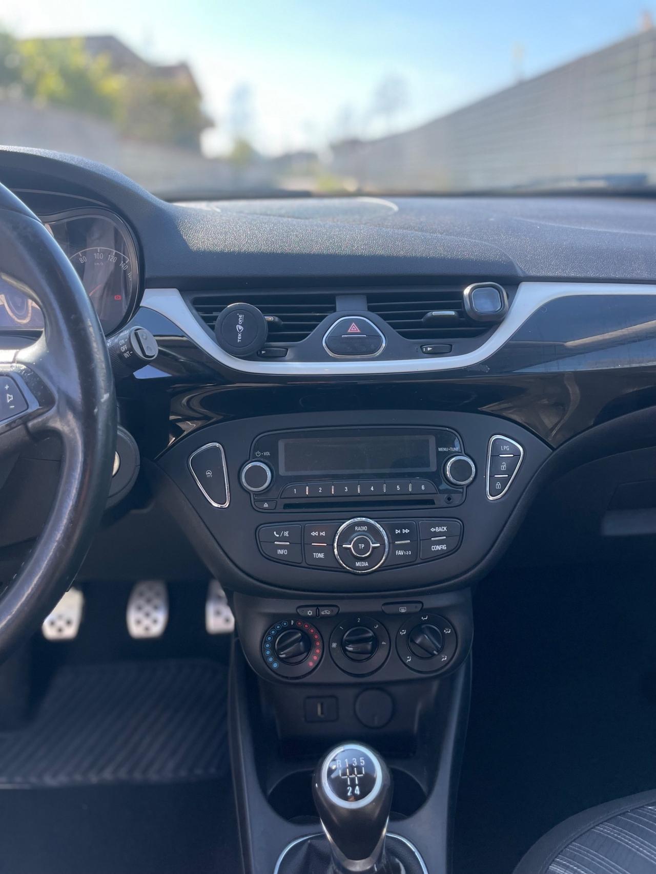 Opel Corsa 1.4 90CV GPL Tech 5 porte b-Color