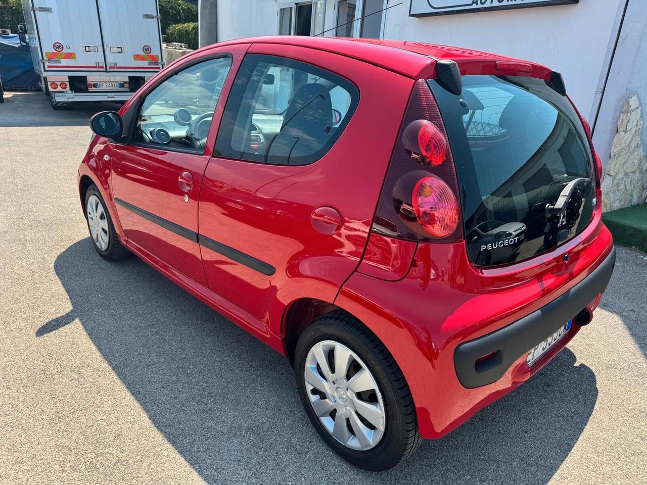 Peugeot 107 1.0 5p. Superga 60000 km!!!