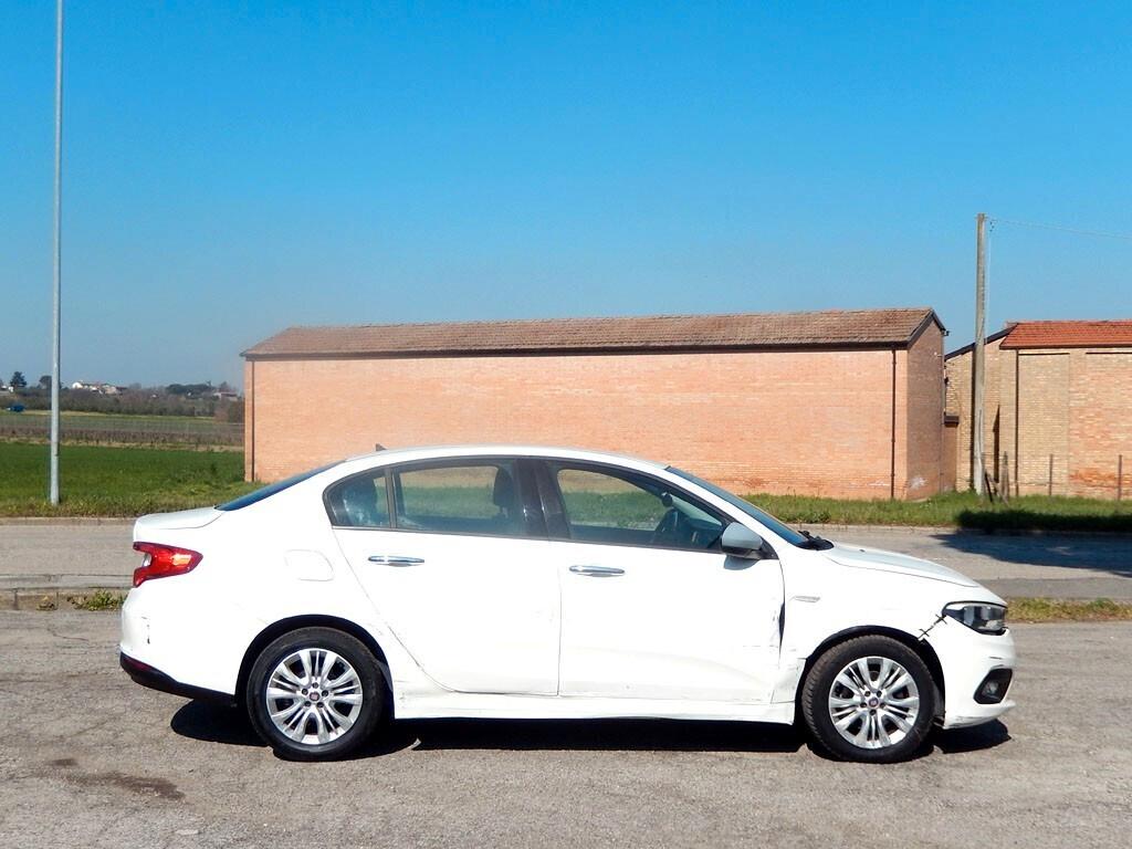 FIAT TIPO 1.6 Turbodiesel adatta a commercianti