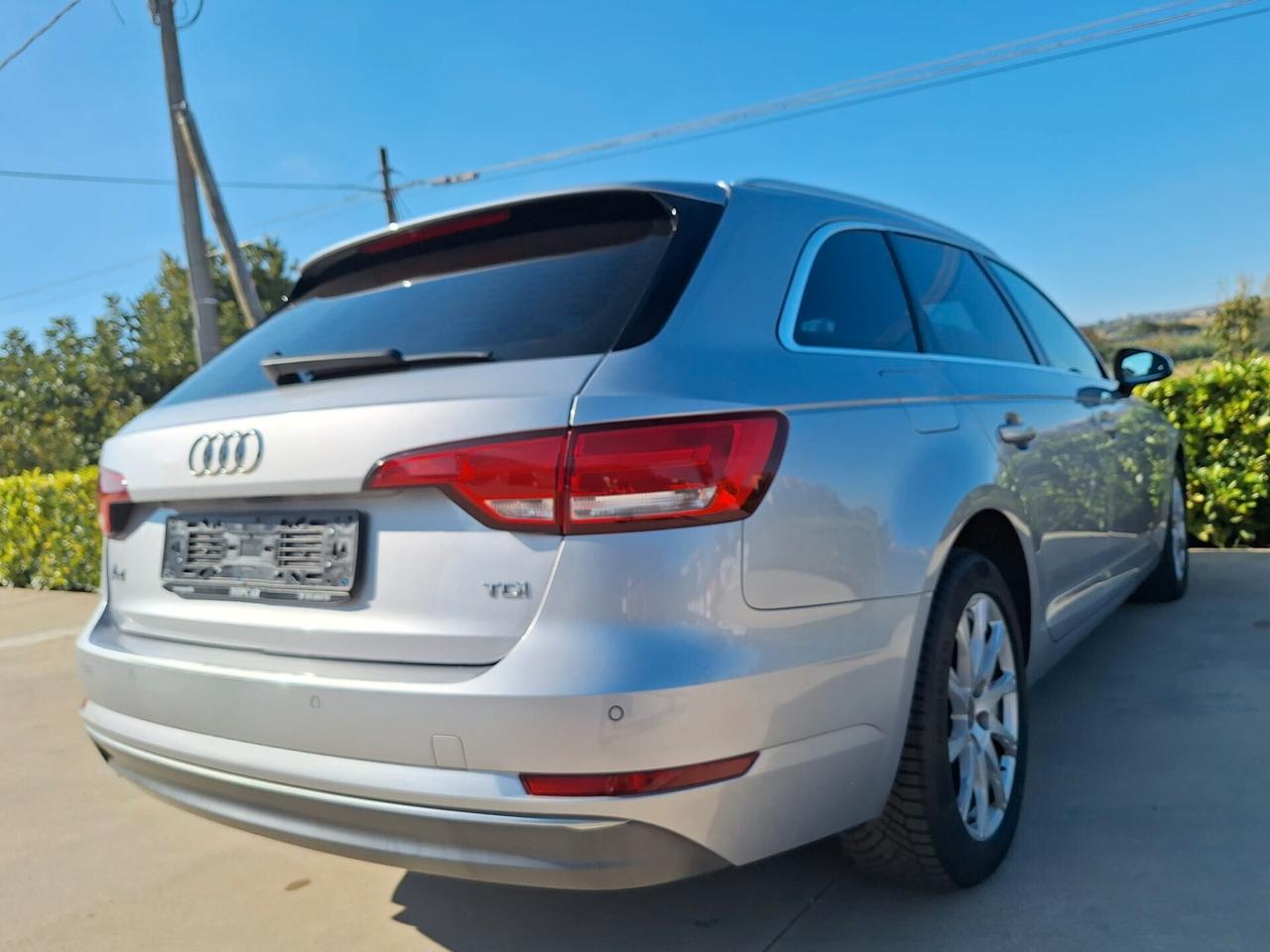 Audi A4 Avant 2.0 TDI 150 CV ultra Business Sport