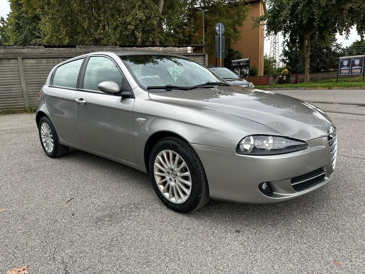Alfa Romeo 147 1.6 16V TS (105) 5 porte Black Line
