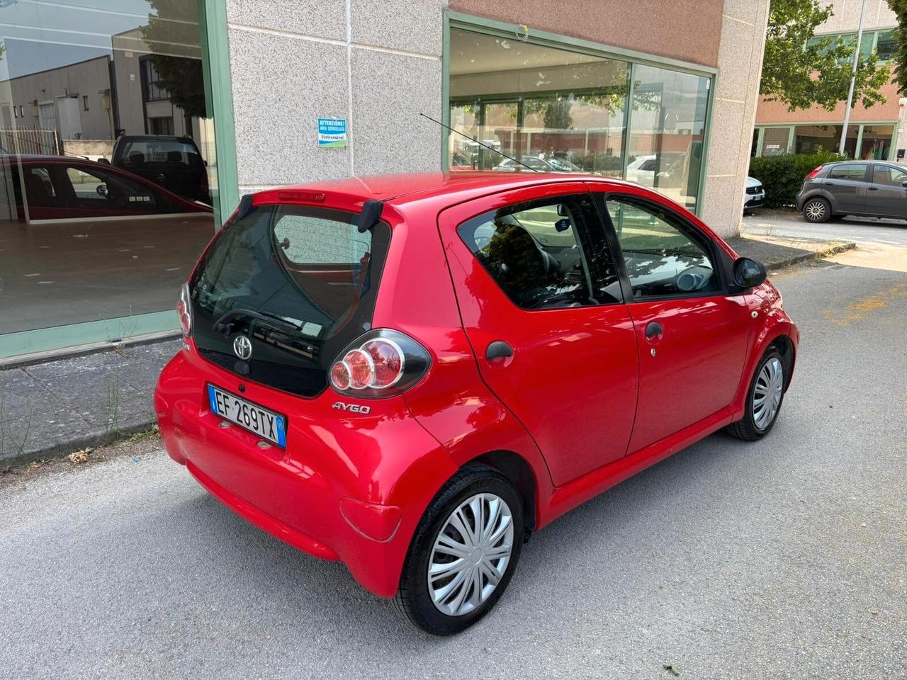Toyota Aygo 1.0 12V VVT-i 5 porte Now Connect