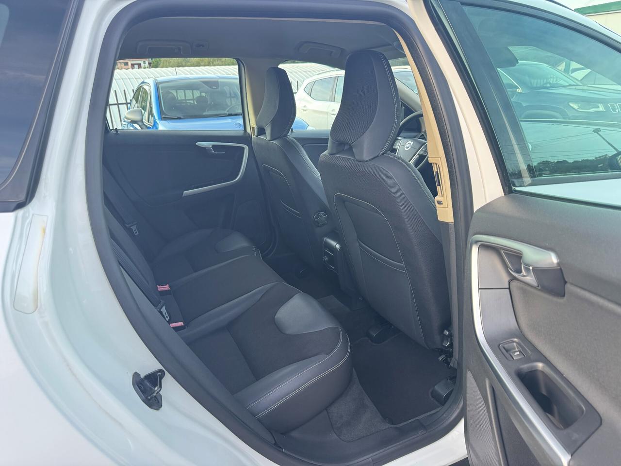 Volvo XC 60 XC60 DRIVe / AUTOCARRO N1