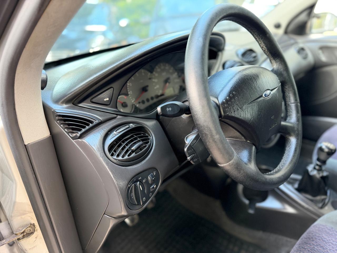 Ford Focus 1.8 TDDi cat SW Ghia