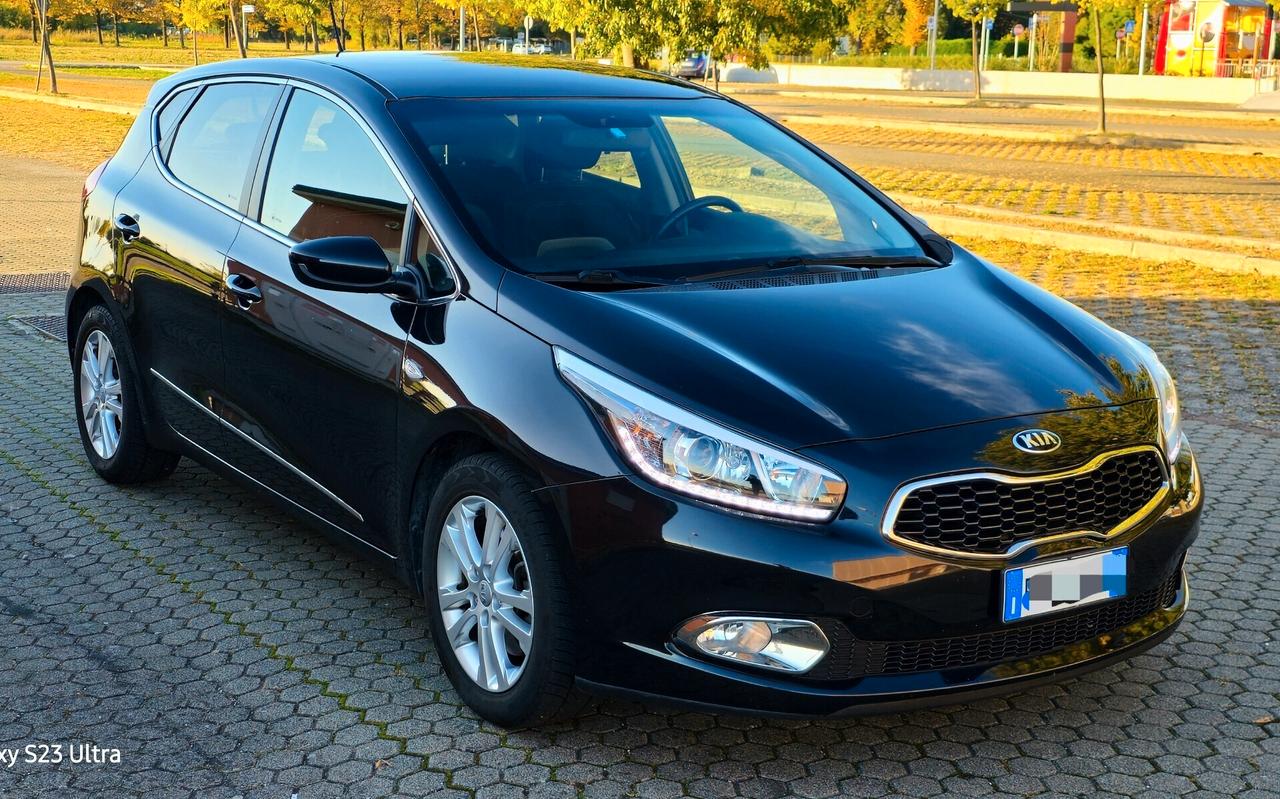 Kia Ceed full optional navi/ retrocamera Garanzia 12 mesi ok neopatentati