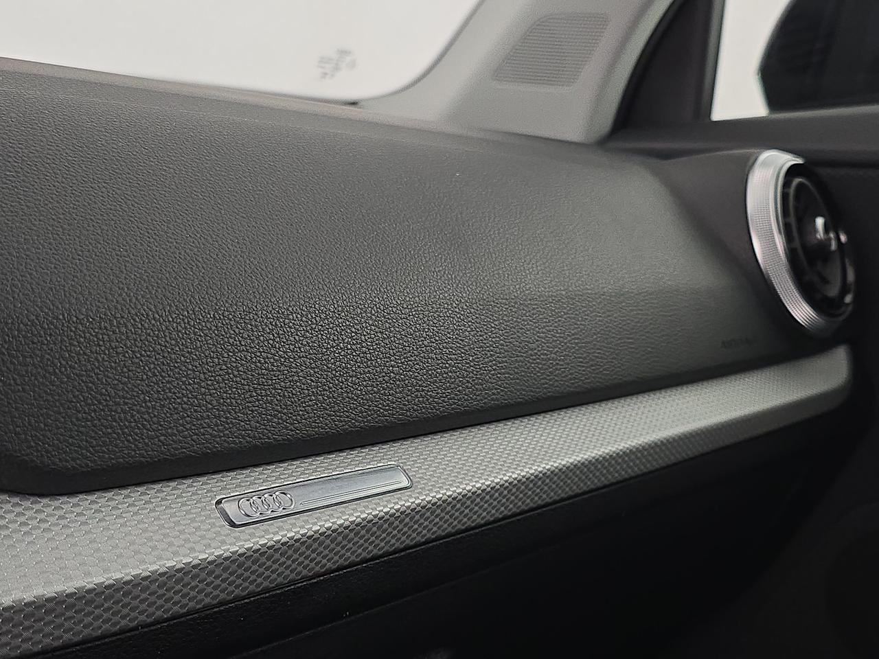 Audi Q2 35 1.5 tfsi s line edition s-tronic