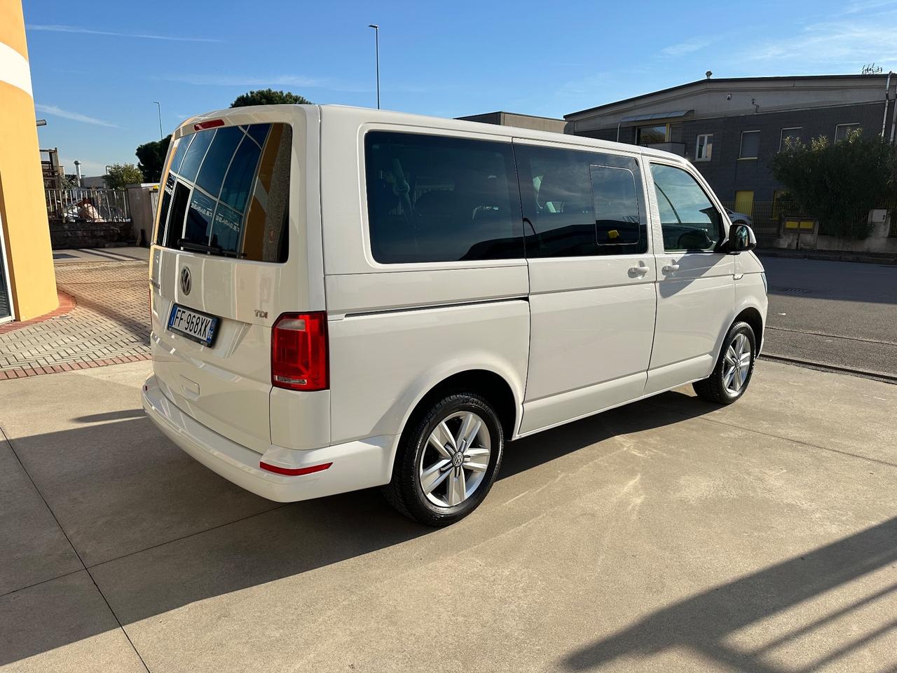 Volkswagen Caravelle 2.0 TDI 150CV PC Trendline