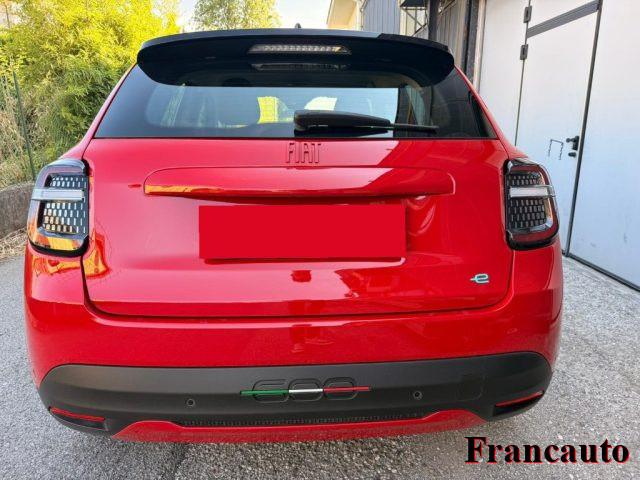 FIAT 600e Red